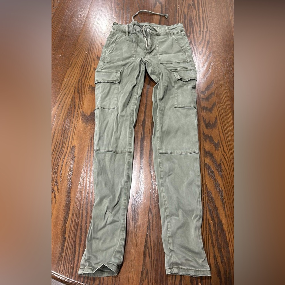 American Eagle Superstrerch cargo pants
